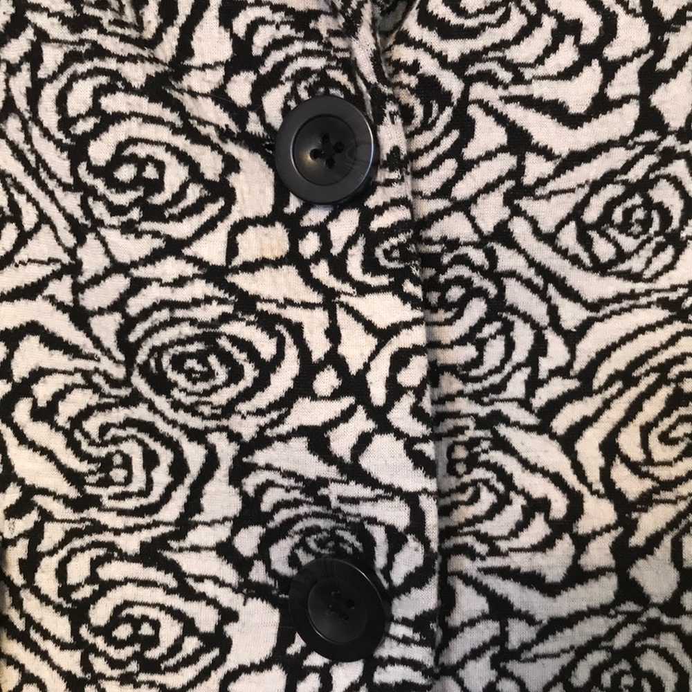 Torrid Black and White Floral Blazer - Picture 2 of 4